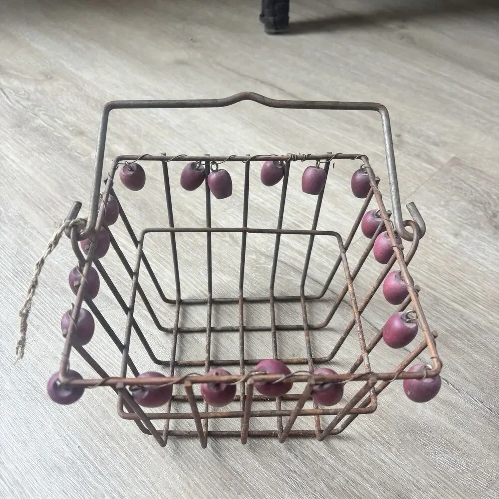 Primitive item vintage